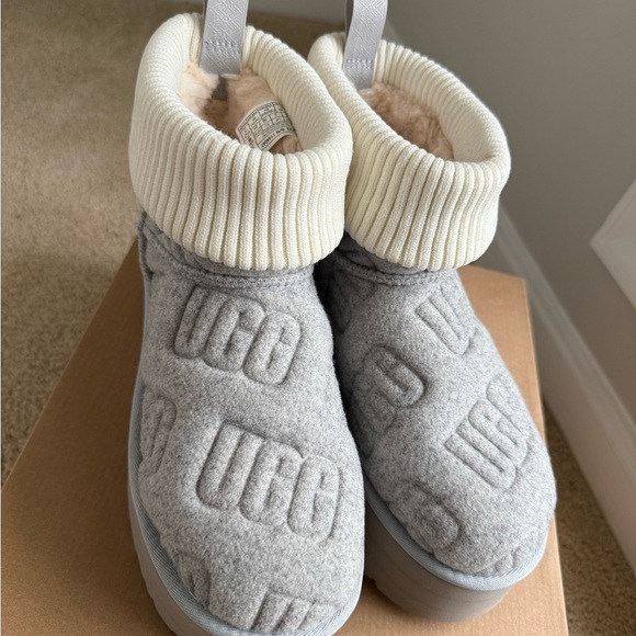 Authentictic women’s grey classic mini platform felted Ugg size 7 - Picture 6 of 10